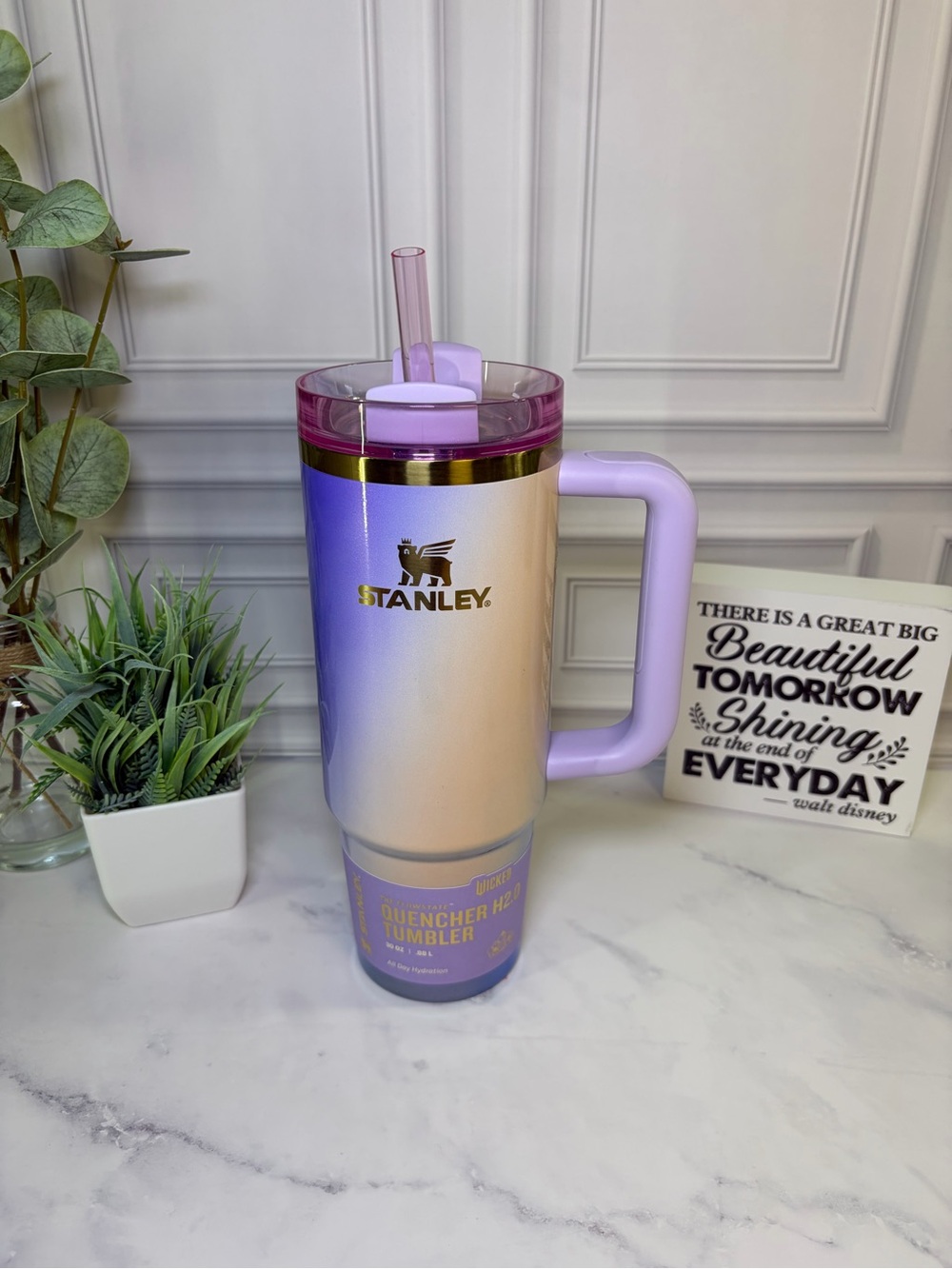 Stanley Glinda Wicked For Good 30oz BNWT
